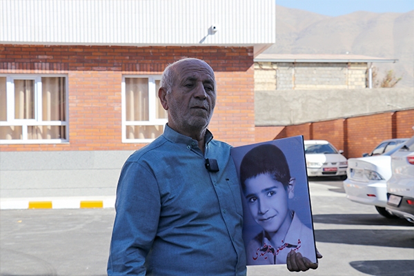 چهره‌ای از صبر و ایثار؛ دیدار با پدر شهید نوجوان دوران دفاع مقدس