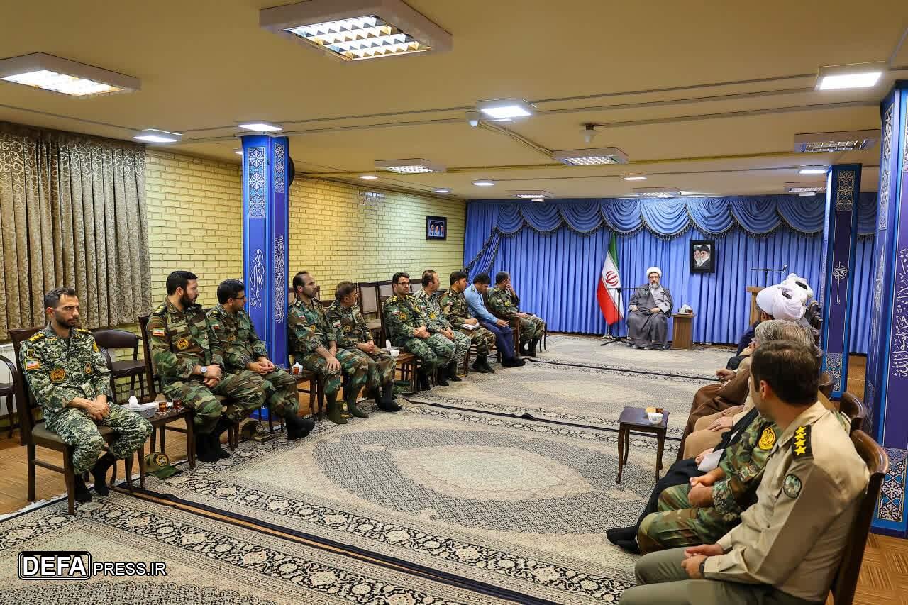 نیروی عقیدتی سیاسی باید همواره در عمل پیشگام باشد