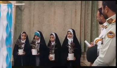 فیلم/ روز به یادماندنی دانش‌آموزان مدرسه روستای صرم قم با پلیس