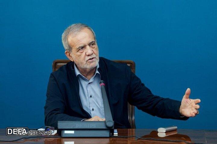 پزشکیان: تأمین برق و گاز مورد نیاز تولیدکنندگان و صنعتگران اولویت قطعی دولت است.
