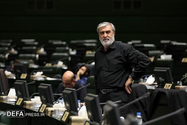 عزیزی: شرم‌الشیخ صحنه بازسازی چهره خون‌آلود آمریکاست