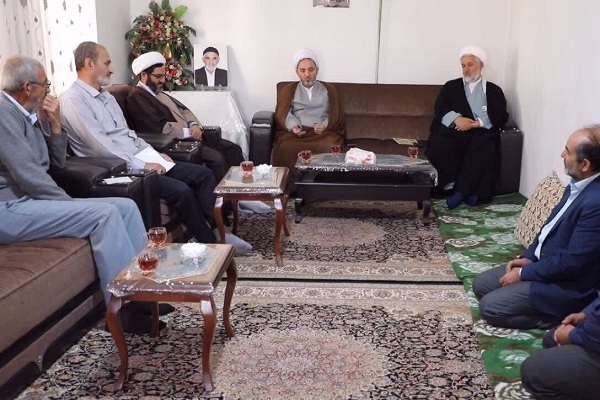 دیدار جانشین نمایندگی ولی‌فقیه در سازمان بسیج مستضعفین با خانواده شهدا در ارومیه
