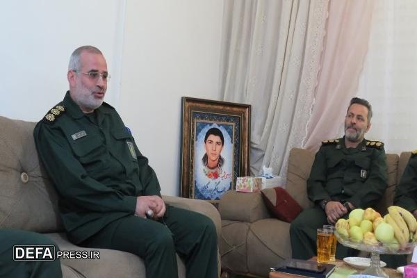 دیدار جمعی از فرماندهان سپاه با خانواده شهدای شهرستان بویراحمد+ تصاویر