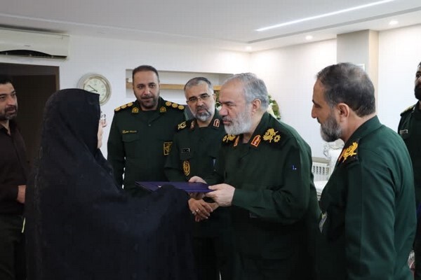 دیدار جانشین فرمانده کل سپاه با خانواده شهیدتازه تفحص‌شده استان گلستان