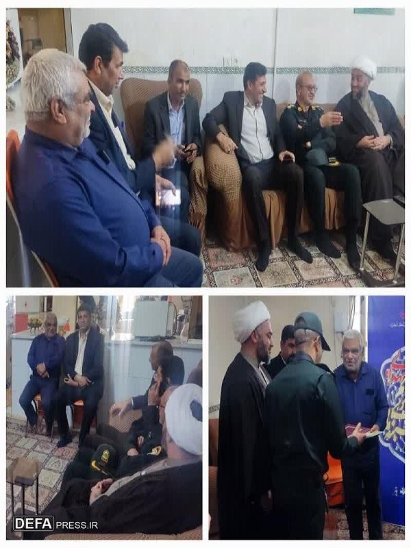 فرمانده انتظامی بم به دیدار خانواده شهید «جزینی‌زاده» رفت