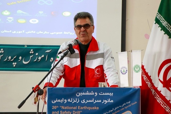 خیر خرم‌دره‌ای هزینه سفر حج تمتع خود را برای کمک به نیازمندان به جمعیت هلال‌احمر اهدا کرد