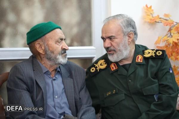 سردار فدوی با خانواده‌های شهیدان محمدزاده و هاشمی دیدار کرد+ تصاویر