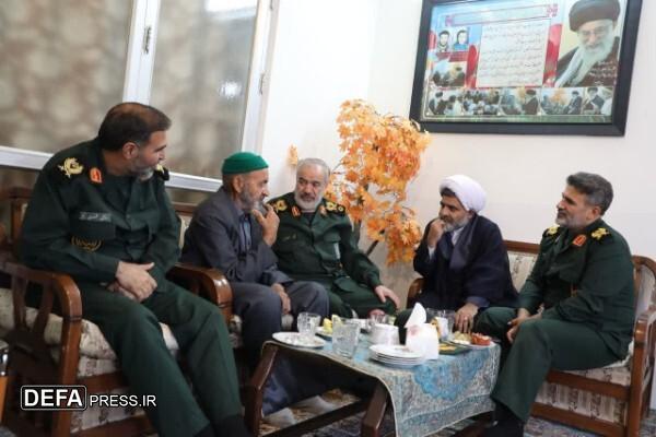 سردار فدوی با خانواده‌های شهیدان محمدزاده و هاشمی دیدار کرد+ تصاویر