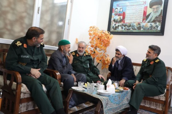 سردار فدوی با خانواده شهیدان والامقام «محمدزاده» و «هاشمی» دیدار کرد+ تصاویر