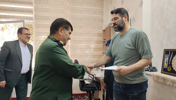 دیدار سرهنگ «ذوالفقاری» با قهرمانان پارالمپیک در قم + تصاویر
