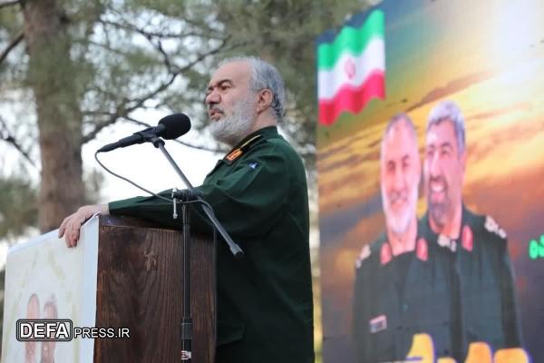 سردار فدوی::تهدیدهای آمریکا، پوچ و غیر قابل اعتناست/ جنگ تحمیلی ۱۲ روزه عرصه تقابل تمام حق با تمام باطل بود سردار فدوی::تهدیدهای آمریکا، پوچ و غیر قابل اعتناست/ جنگ تحمیلی ۱۲ روزه عرصه تقابل تمام حق با تمام باطل بود