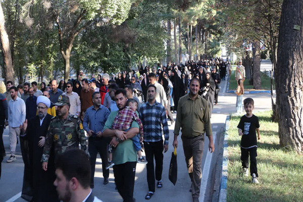 پیاده‌روی خانوادگی ارتش در کرمانشاه به مناسبت سالروز تأسیس عقیدتی سیاسی