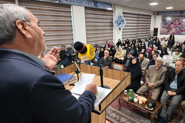 تصاویر/ اختتامیه جشنواره شعر و داستان کوتاه دفاع مقدس در اردبیل
