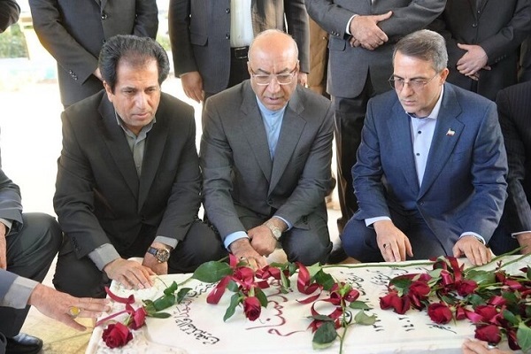 ادای احترام معاون رئیس‌جمهور به شهید گمنام استانداری کرمانشاه