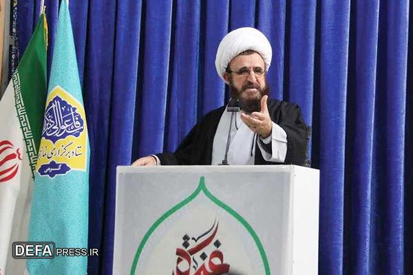 فداکاری شهدا، استقلال و عزت را برای ملت ایران به ارمغان آورد