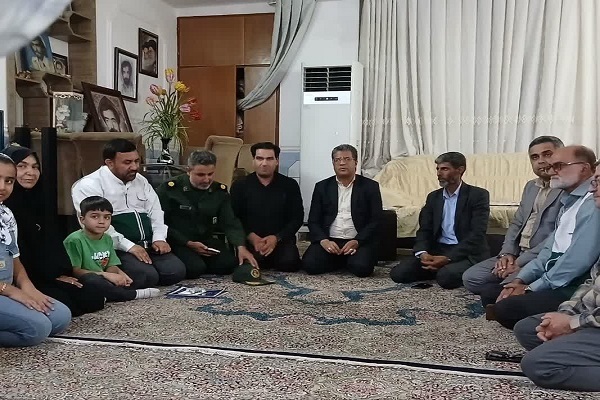 دیدار با ۳۰ خانواده شهید و برگزاری ۱۲ یادواره از ابتدای سال