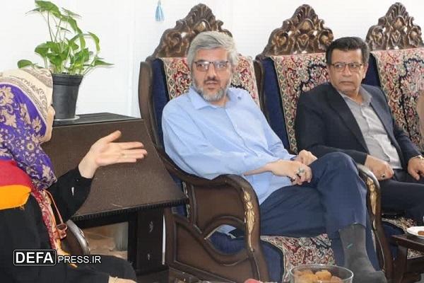 همسران شهدا ستون‌های استوار خانواده و پاسداران فرهنگ ایثار هستند