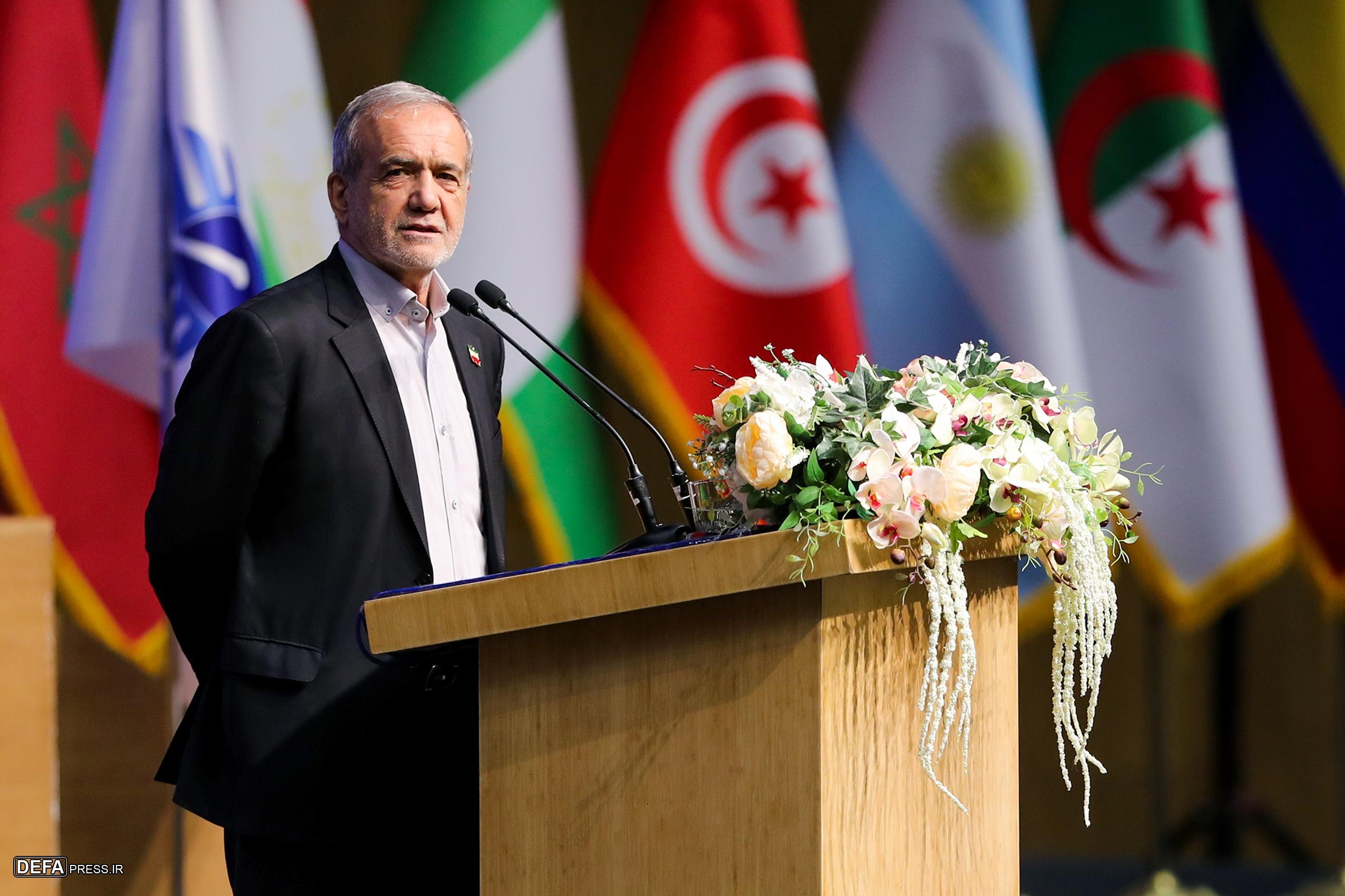 پزشکیان: به دلیل لغزش‌های مقطعی، افراد صادق و دغدغه‌مند را از چرخه خدمت‌رسانی کنار نگذاریم