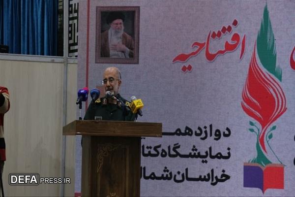سردار آزادی: کتاب منبع ماندگار انتقال فرهنگ دفاع مقدس به نسل‌های آینده است