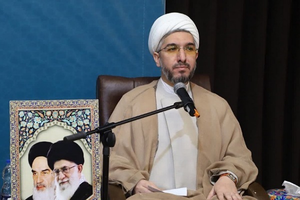 روحانیون سپاه باید مرجع توجه کارکنان و مردم باشند