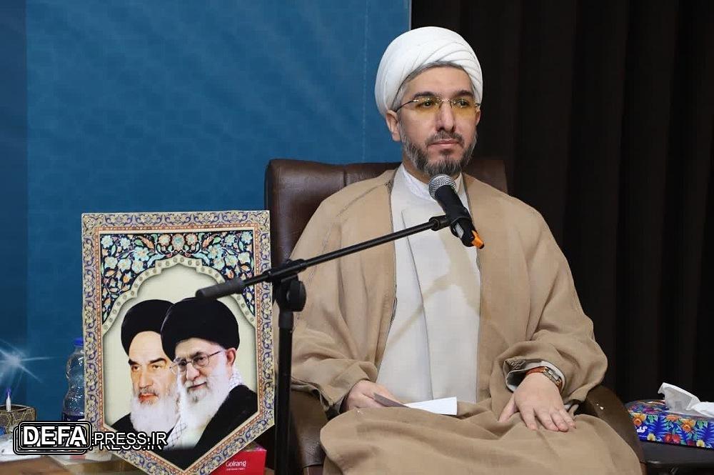 روحانیون سپاه باید مرجع توجه کارکنان و مردم باشند