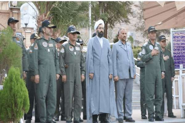 حضور مقام ارشد هوانیروز ارتش در جوار مزار سیدالشهدای مقاومت+تصویر