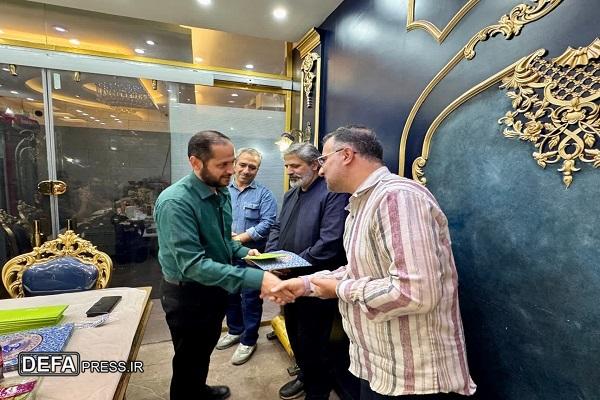 تجلیل دبیر جشنواره مقاومت استان همدان از مدیر امور هنری اداره‌کل حفظ آثار و نشر ارزش‌های دفاع مقدس استان + تصاویر