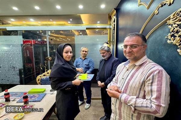 تجلیل دبیر جشنواره مقاومت استان همدان از مدیر امور هنری اداره‌کل حفظ آثار و نشر ارزش‌های دفاع مقدس استان + تصاویر