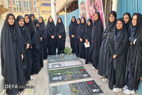 دانش‌آموزان دبیرستان شاهد کرمان، پای درس راویان ایثار