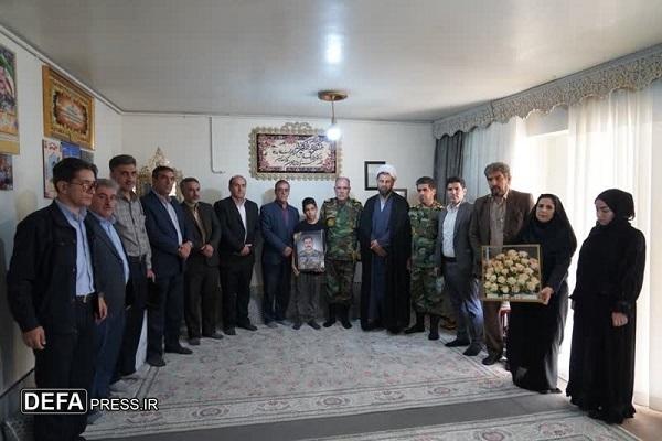 حسینی: خدمت به خانواده‌ها شهدا، کمتر از خدمت در جبهه‌های جنگ نیست