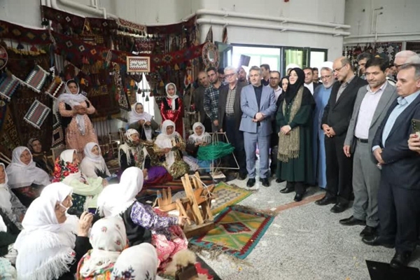 نمایشگاه ملی صنایع و هنرهای دستی در اردبیل آغاز به کار کرد