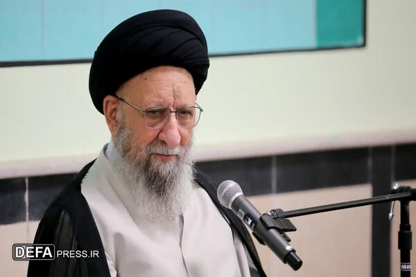 آیت‌الله نورمفیدی: ما باید همیشه در مسیر درست حرکت کنیم و با معرفت و اخلاق خوب، دنیای خود را بسازیم