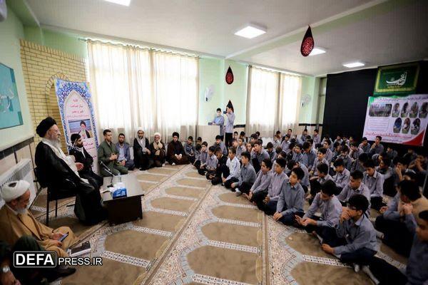 آیت‌الله نورمفیدی: ما باید همیشه در مسیر درست حرکت کنیم و با معرفت و اخلاق خوب، دنیای خود را بسازیم