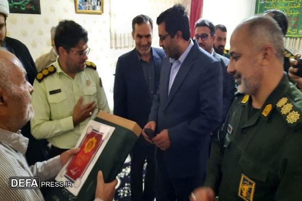 دیدار فرماندار بردسکن با خانواده شهید حاج حسن قنبری 