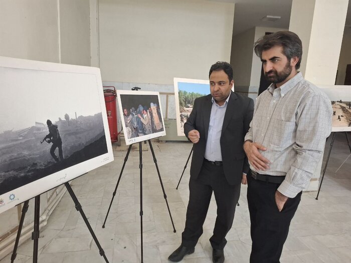 نمایشگاه عکس دفاع مقدس در زاهدان برپا شد
