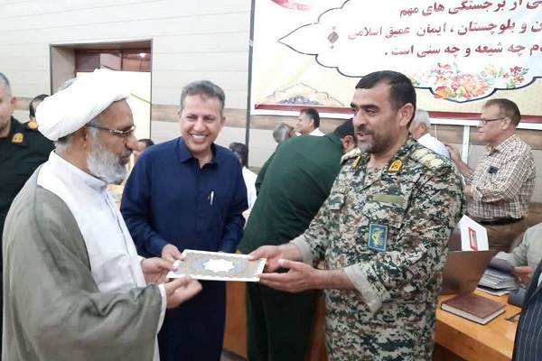 تجلیل از رزمندگان ایثارگران و پیشکسوتان دفاع مقدس ایرانشهر