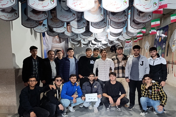 تصاویر/ بازدید دانش‌آموزان از نمایشگاه «طریق‌القدس» استان اردبیل