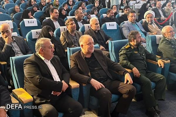پیام شهدا را با ابرازهای نوین روایتگری به نسل جوان منتقل کنیم