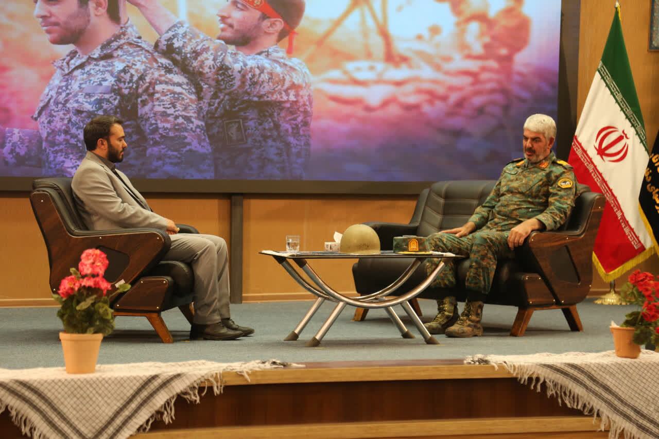 تصاویر/ برنامه تلویزیونی «حماسه گونلری» بمناسبت گرامیداشت چهل و پنجمین سالگرد هفته دفاع مقدس در تبریز