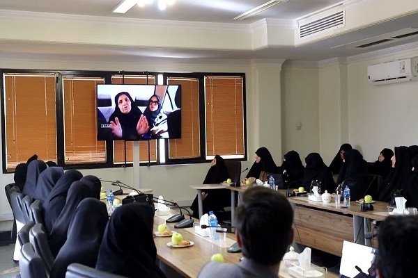 حضور مادران شهدا پشتوانه عظیم جبهه‌ها بود