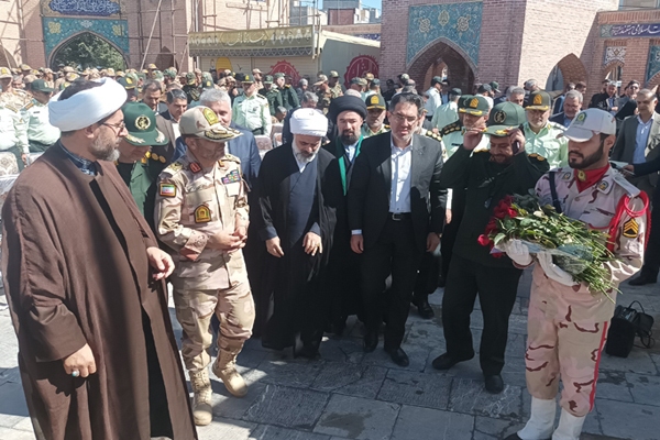 تصاویر/ غبارروبی مزار شهدای اردبیل به مناسبت هفته دفاع مقدس
