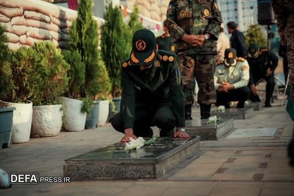«مهمانی لاله‌ها» در گلزار شهدای کرمان برگزار شد+تصاویر
