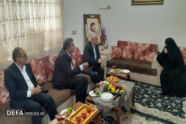 دیدار رئیس بنیاد شهید و امور ایثارگران با مادر شهید «رادمهر» در ساری