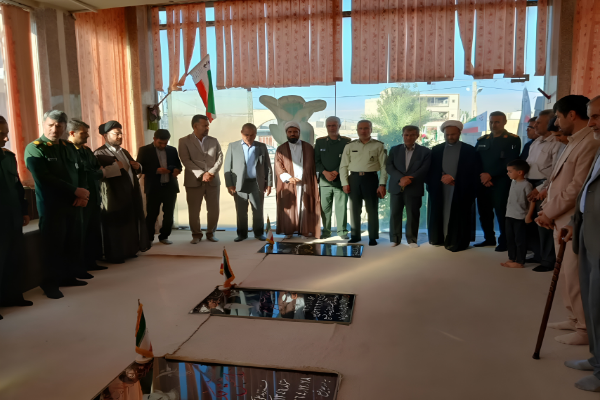 آیین عطرافشانی و غبارروبی مزار مطهر شهدا در گلزار شهدای شهر دهدشت+ تصاویر