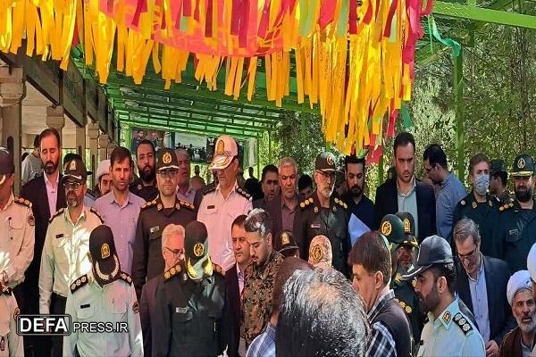 گلباران قبور مطهر شهدای خرم آباد، به مناسبت گرامیداشت چهل و پنجمین سالگرد دفاع مقدس