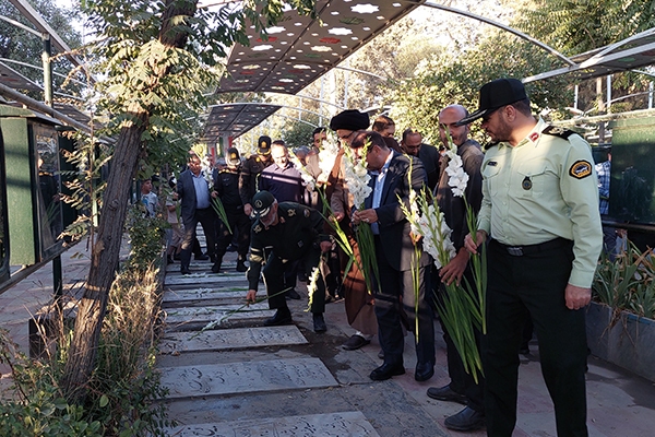 گلزار شهدای امامزاده محمد(ع) صحنه وفاداری مردم به شهدا شد