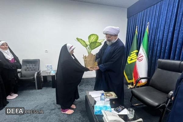 دانش‌آموزان دشتی نامه‌های خود به رهبر انقلاب را به امام جمعه سپردند