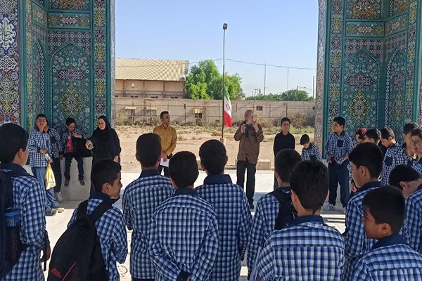 بازدید دانش آموزان از موزه دفاع مقدس و مقاومت آبادان