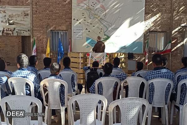 بازدید دانش آموزان از موزه دفاع مقدس و مقاومت آبادان