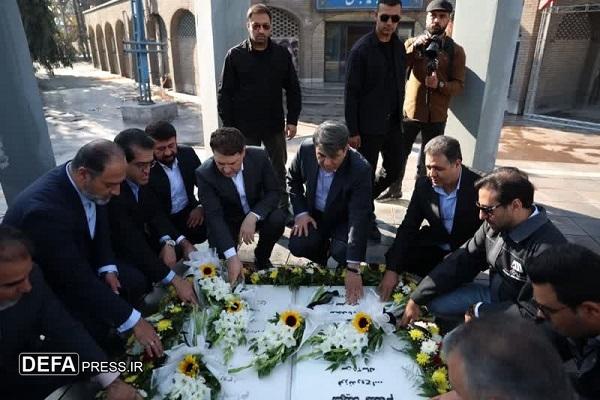 ادای احترام معاون سیاسی وزیر کشور و استاندار کرمان به شهدای گمنام گل‌گهر